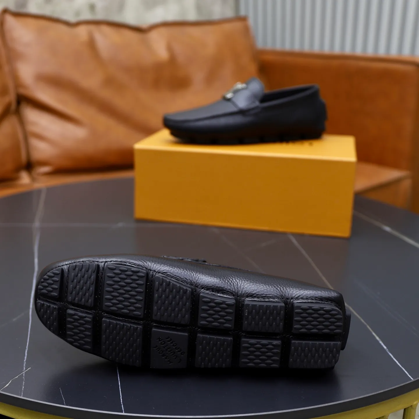 Ex-factory price: 480💰【LV】Louis Vuitton ⚠️High-end men’s driving and pedal series ⚠️38-44 (customized for 45) ⚠️All original cowhide leather! Thick and soft! Made entirely of calfskin lining! Rubber sheet anti-slip beanie sole! Three-dimensional package technology! Fashionable and classic! Handicrafts! Original high quality! Feel free to compare!